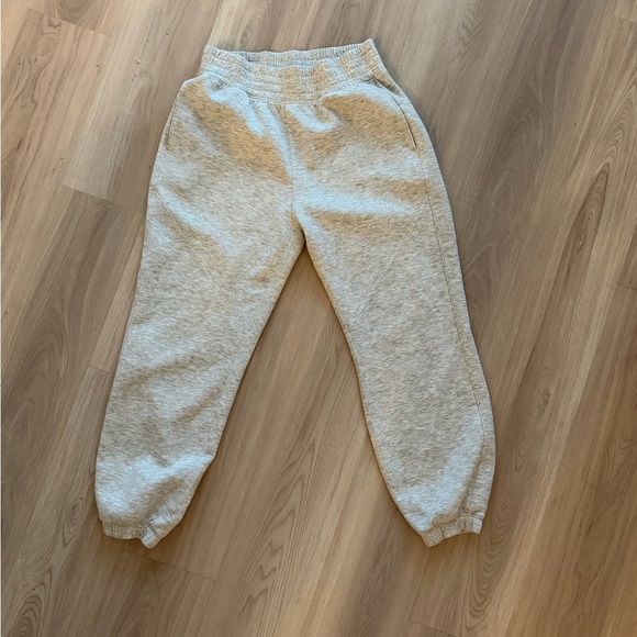 Abercrombie YPB neoKNIT Light Heather Gray Crewneck Sweatshirt & Sweatpants - Picture 4 of 5